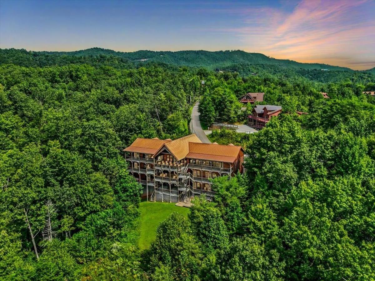 Gatlinburg Mansion Cabin Pittman Center Exterior photo