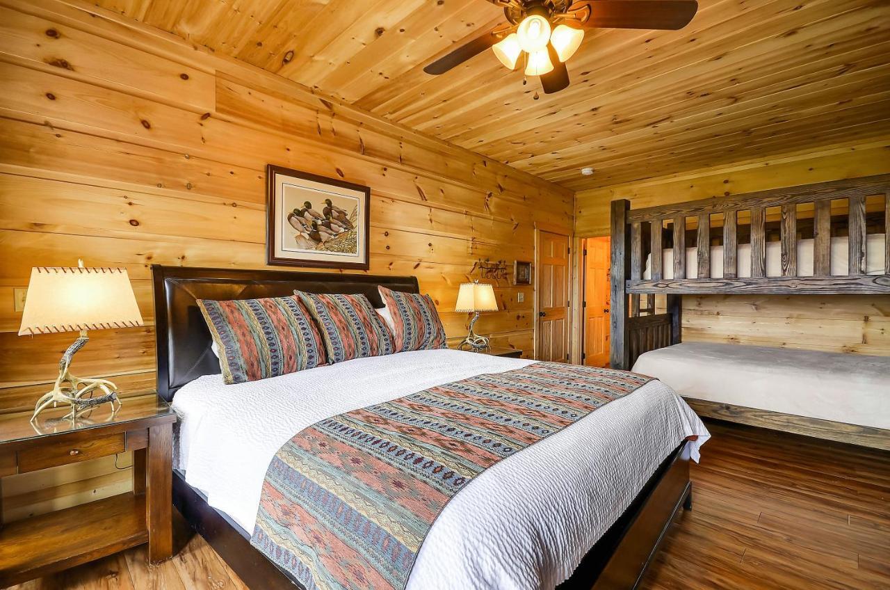 Gatlinburg Mansion Cabin Pittman Center Exterior photo